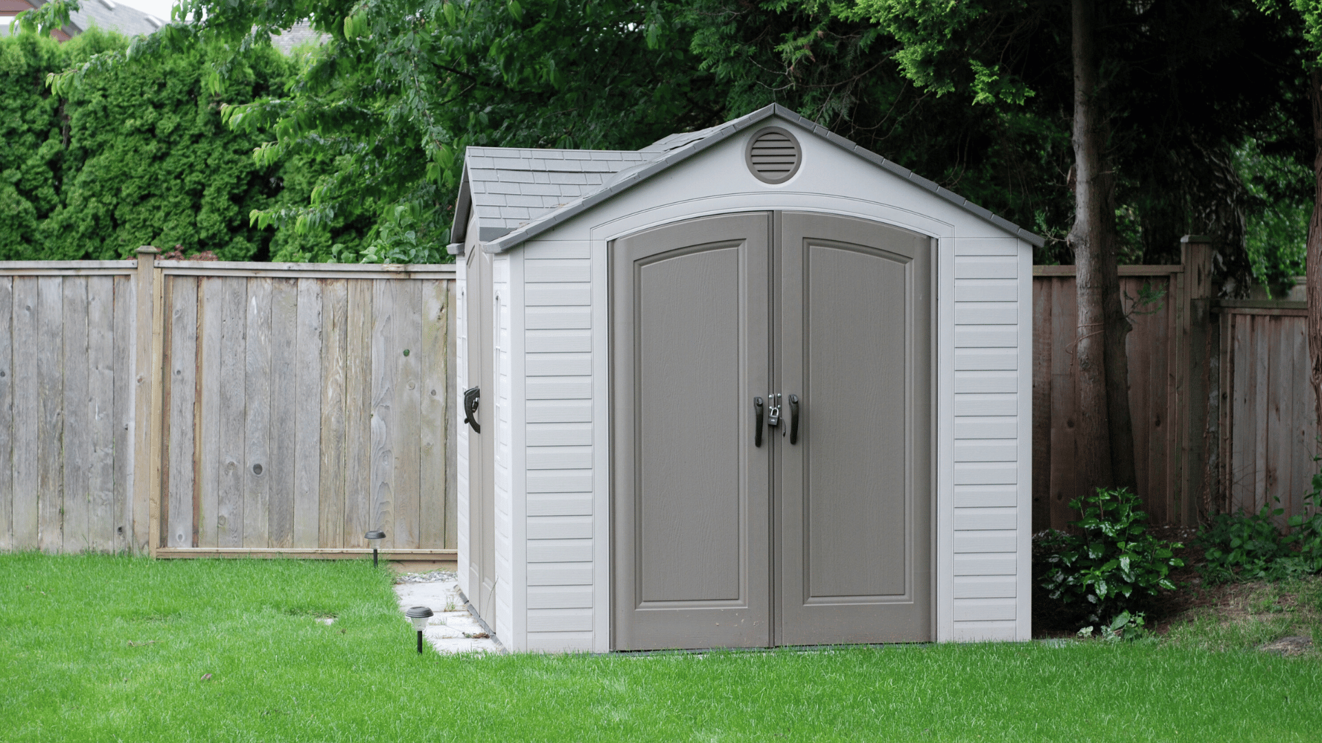 metal shed picture