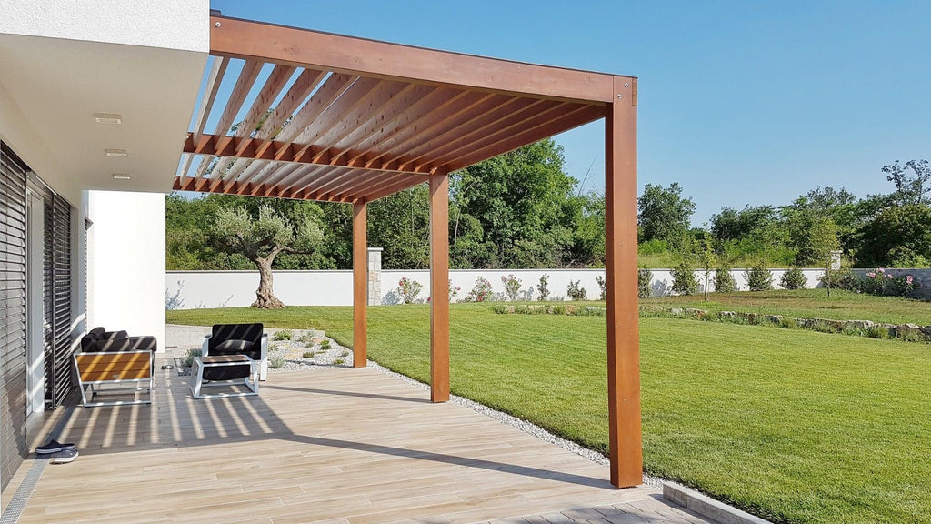 Attached vs Freestanding Pergola: Guide to Make the Right Decision for Your House